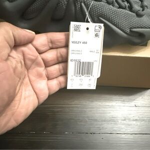 Brand New in Box size 7 Yeezy Stone Teal 450